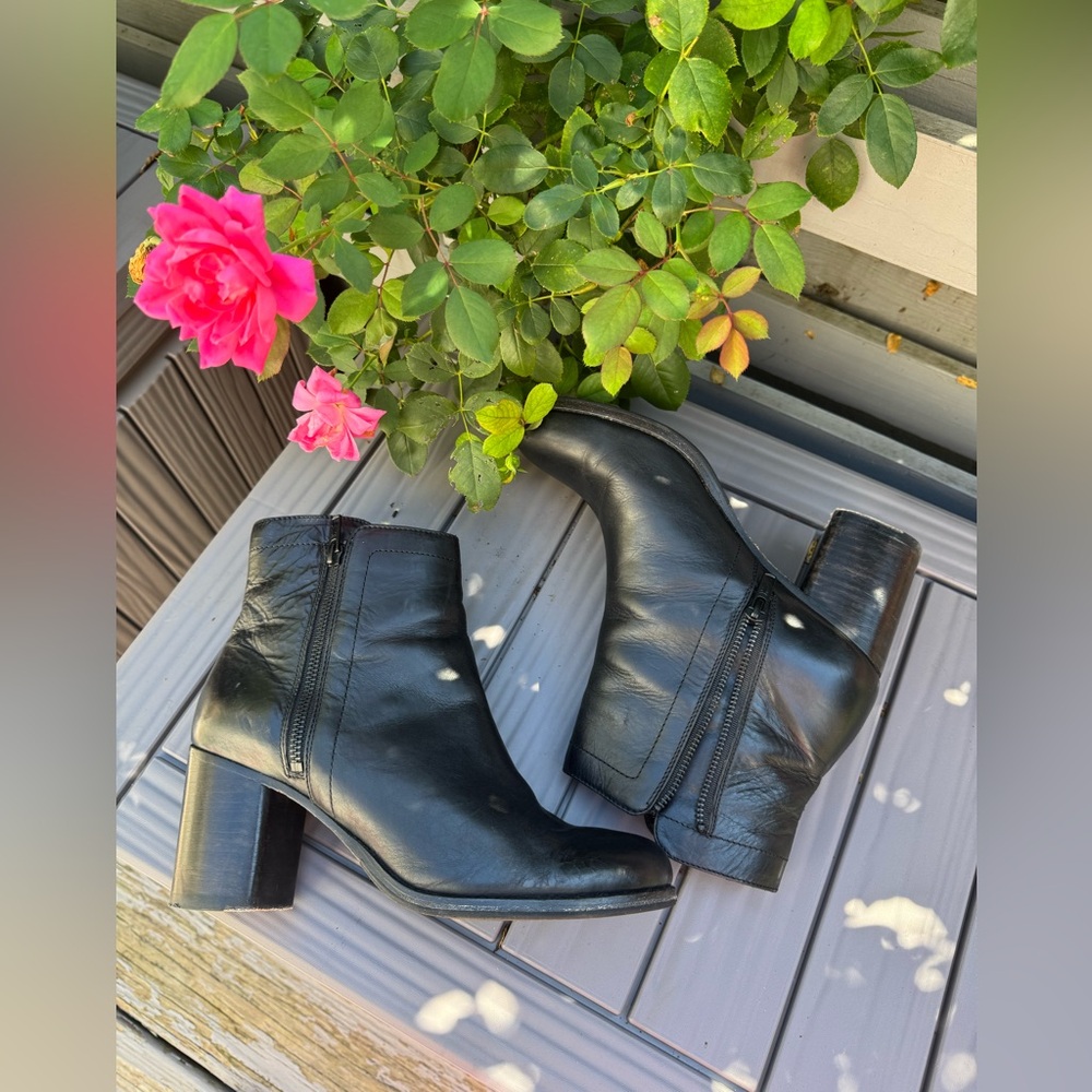 EUC Frye Addie Double Zip Black Leather Ankle Booties - Picture 4 of 12